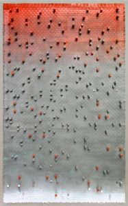 Jan Albers "fOlkstOthepeOpleOfsyria", 2012, Sprühfarbe, Holz & Buttonsauf Papier, 230 x 140 cm,Photo© & Courtesy der Künstler & VAN HORN,Düsseldorf