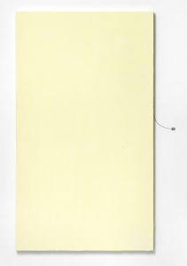 Monika Baer, Untitled, 2017, Acryl, Pigment, Quarz auf Leinwand, Aluminium, Schrauben, 180 x 118 cm,Courtesy die Künstlerin und Galerie Barbara Weiss, Berlin